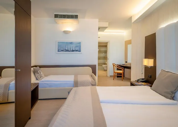 Hotel Adria Sul Mare 3*
